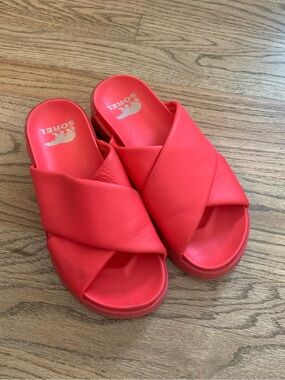 Sorel Vibe Criss Cross Slides